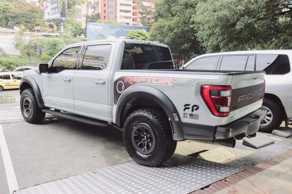 Ford F150 Raptor 2023 ID0029 12