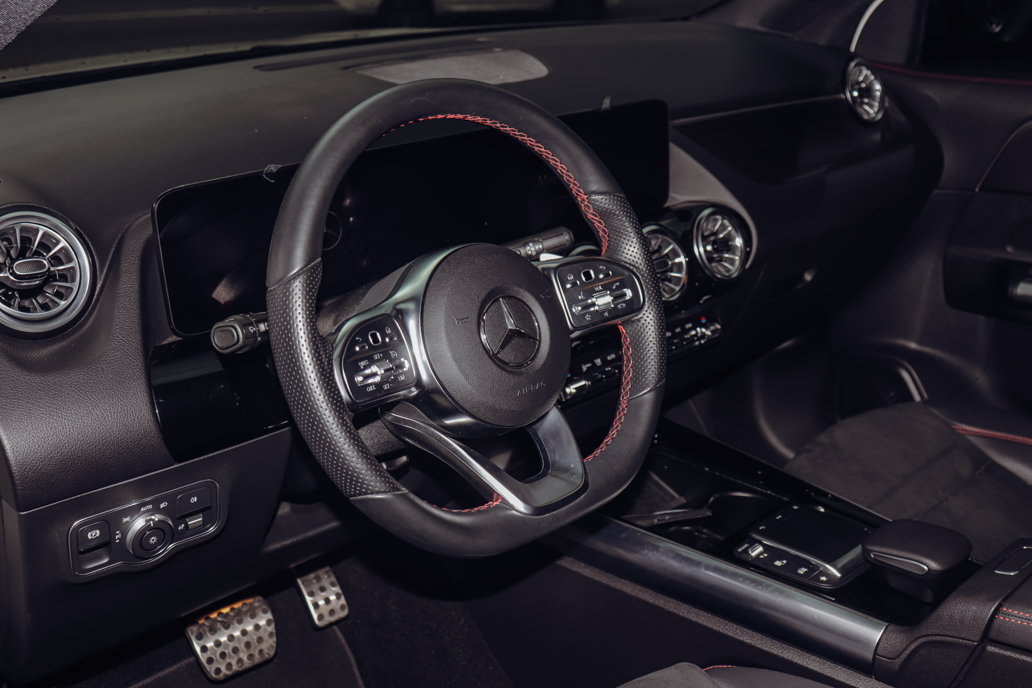MERCEDES-BENZ GLA 200 2023
