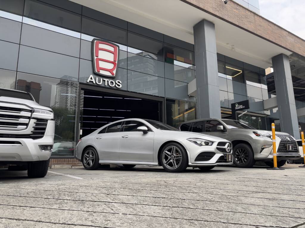 MERCEDES CLA 180 3 1