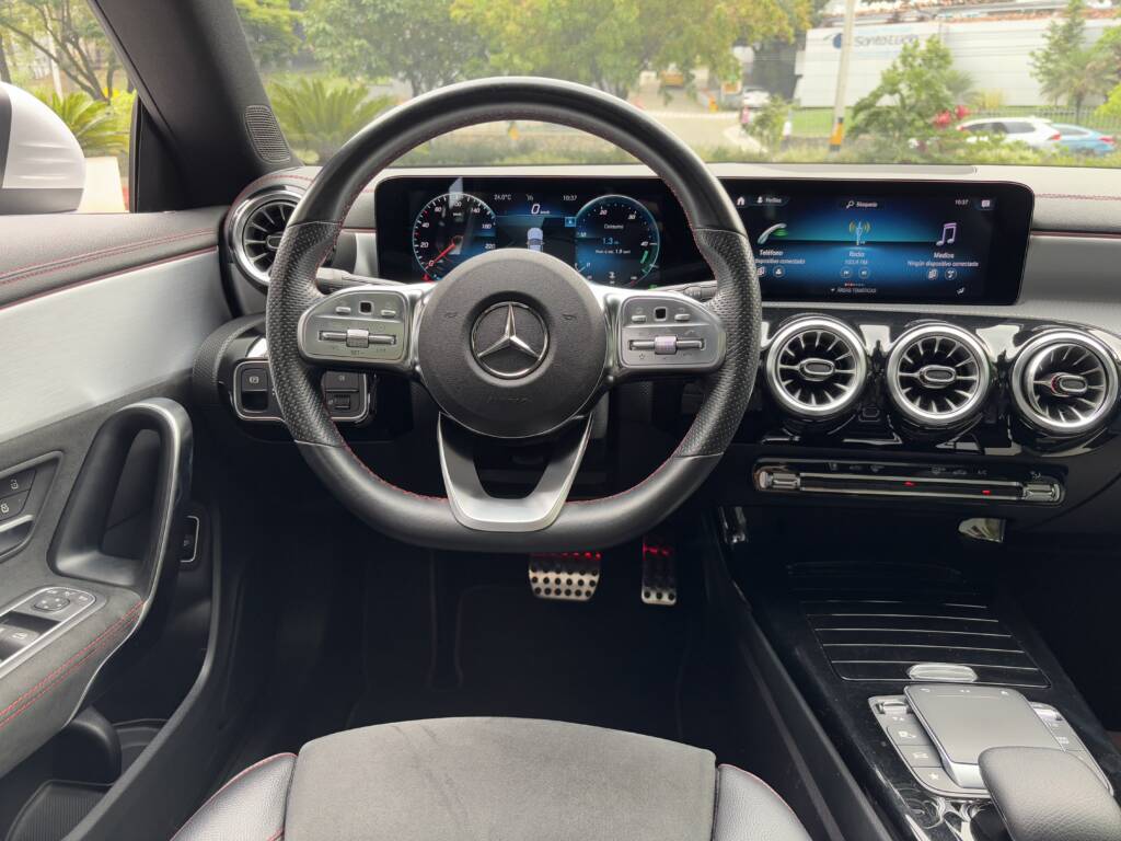 MERCEDES CLA 180 4