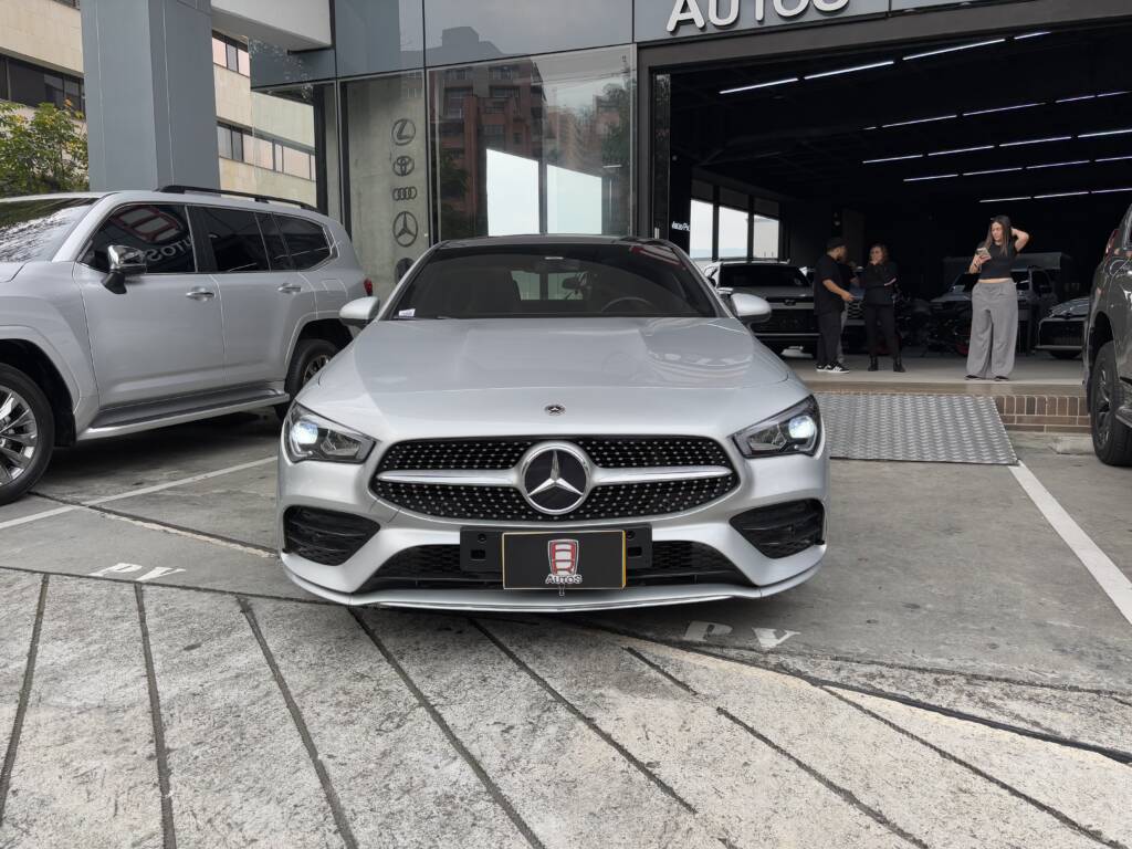 MERCEDES CLA 180 8