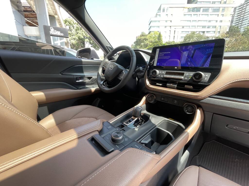 Toyota GrandHighlander Platinum 2024 ID0016 10 1