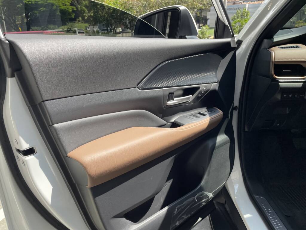 Toyota GrandHighlander Platinum 2024 ID0016 19