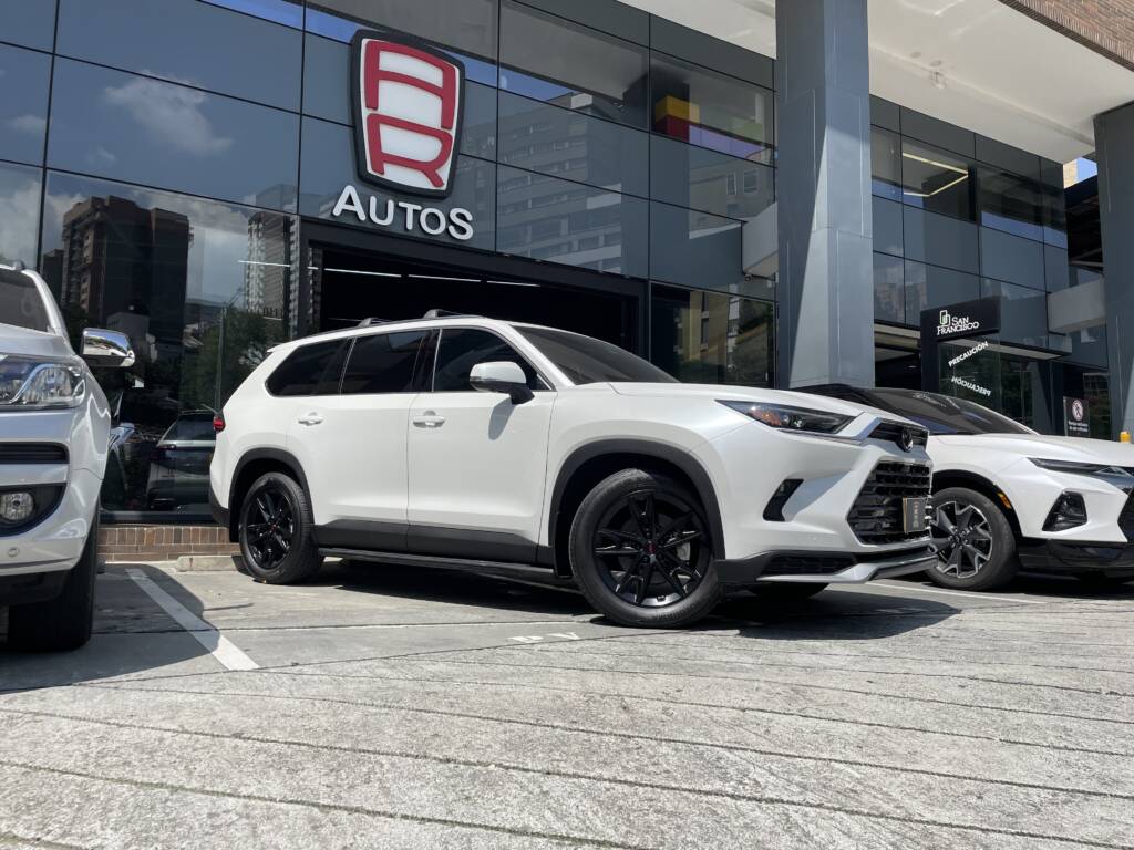 Toyota GrandHighlander Platinum 2024 ID0016 2