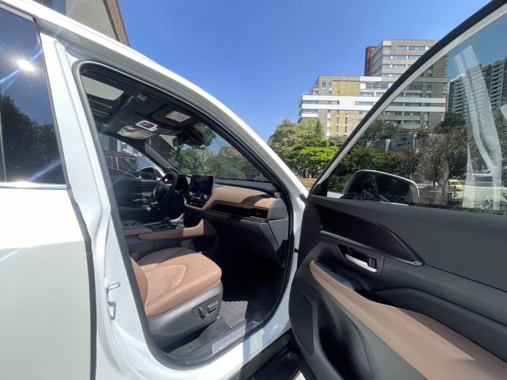 Toyota GrandHighlander Platinum 2024 ID0016 9