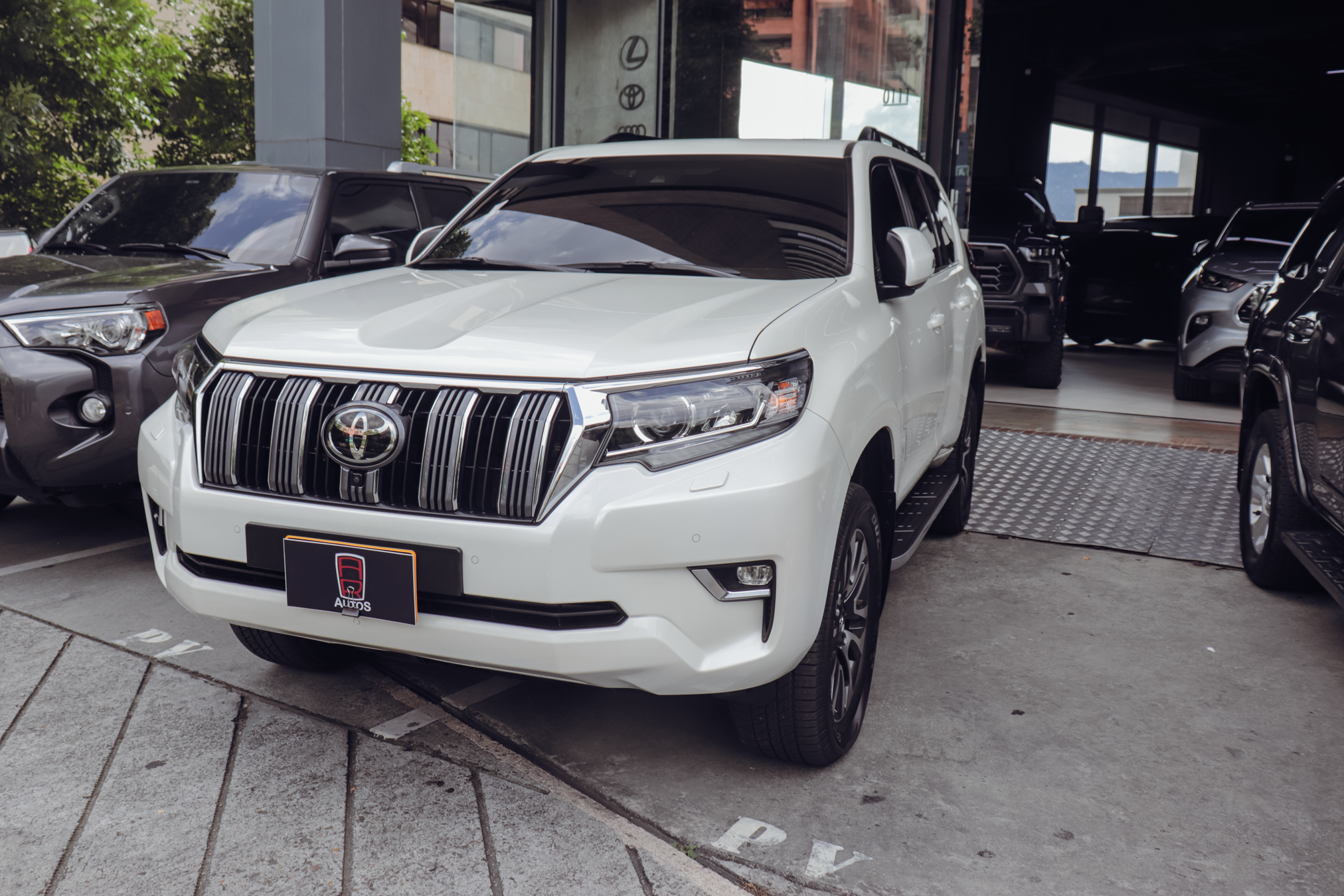 TOYOTA LAND CRUISER PRADO VX 2022