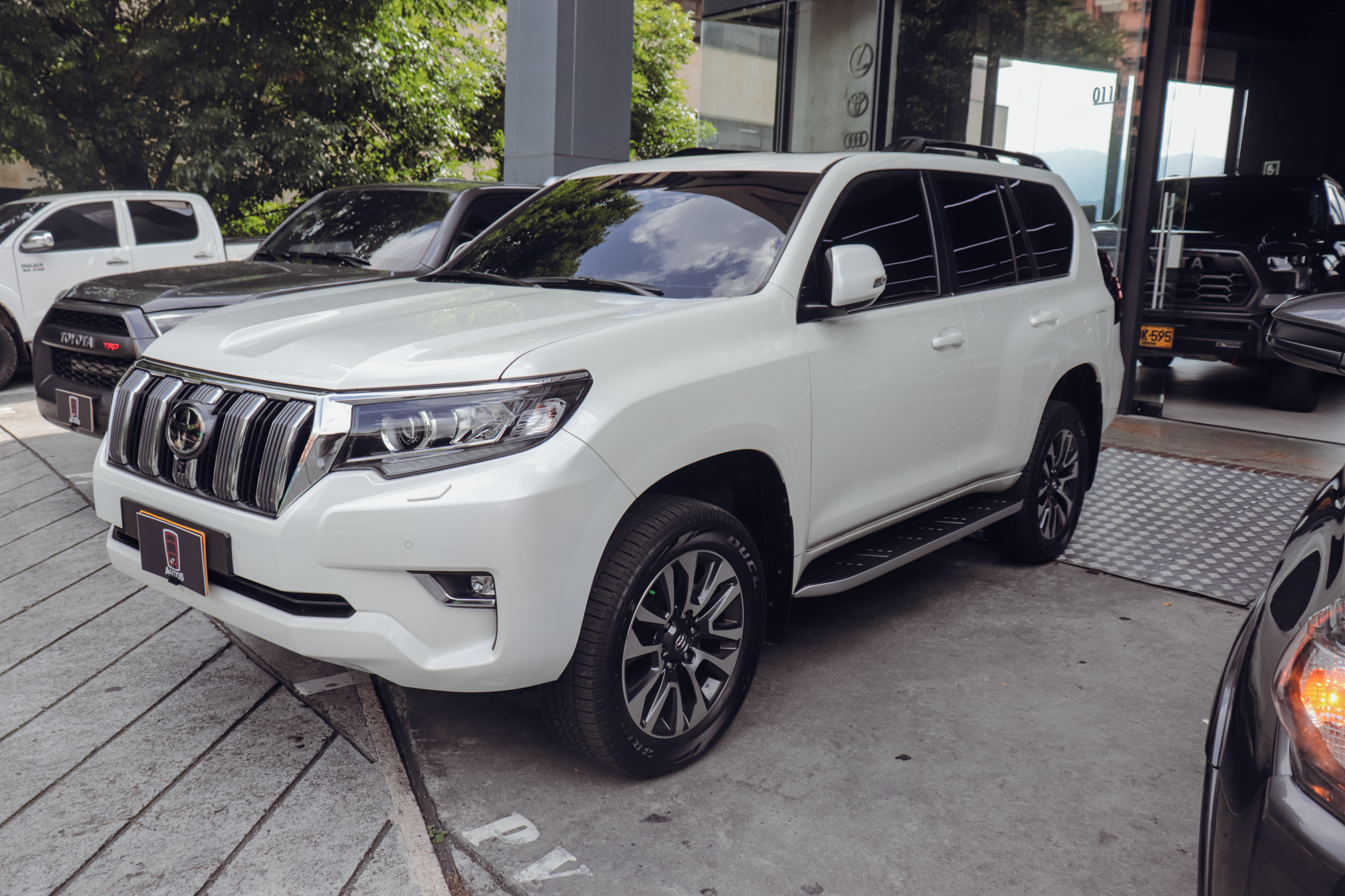 TOYOTA LAND CRUISER PRADO VX 2022