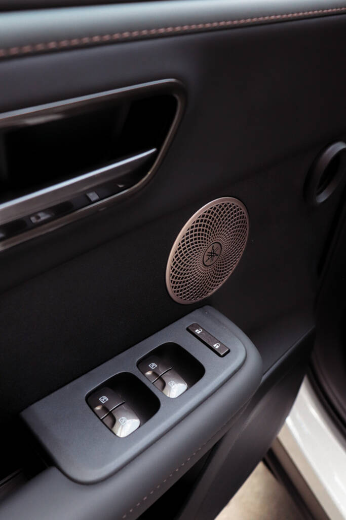 Toyota bZ3X Limited 2025 ID0053 18