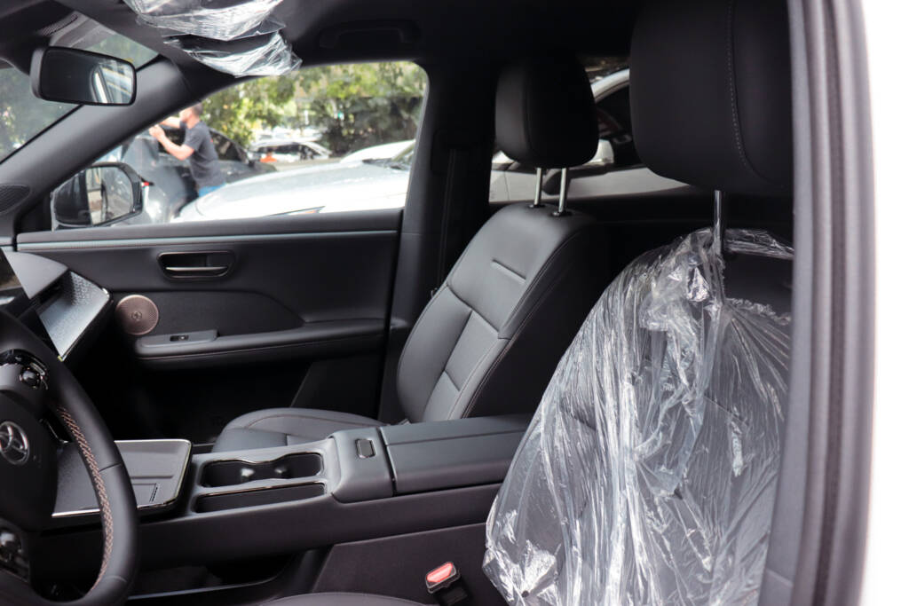 Toyota bZ3X Limited 2025 ID0053 19