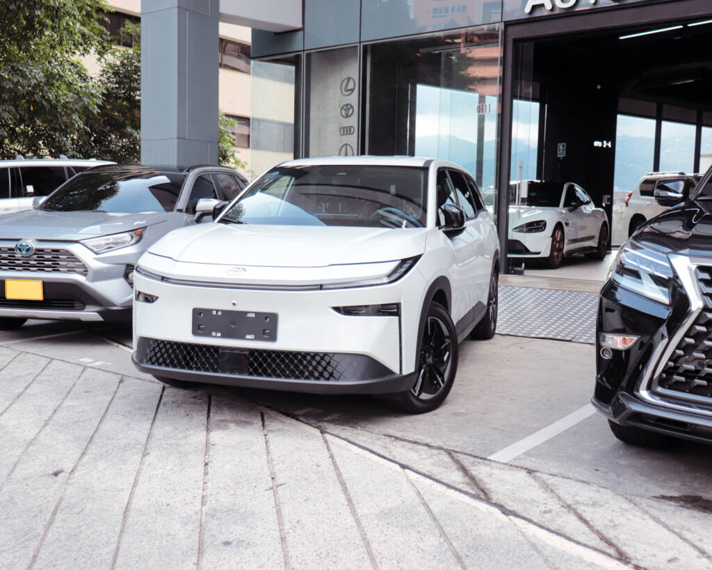 Toyota bZ3X Limited 2025 ID0053 5