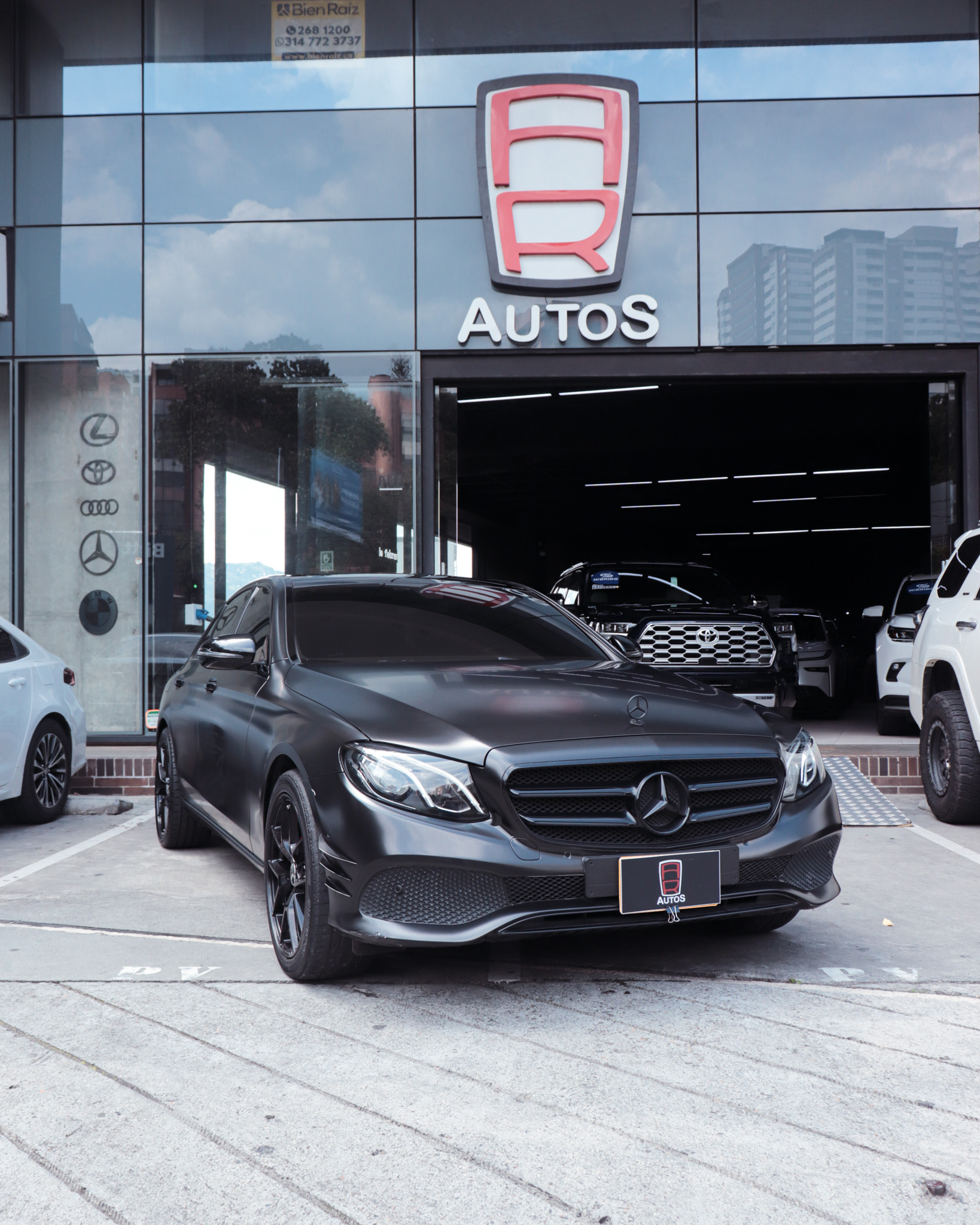 MERCEDES-BENZ E200 AVANTGARDE 2017