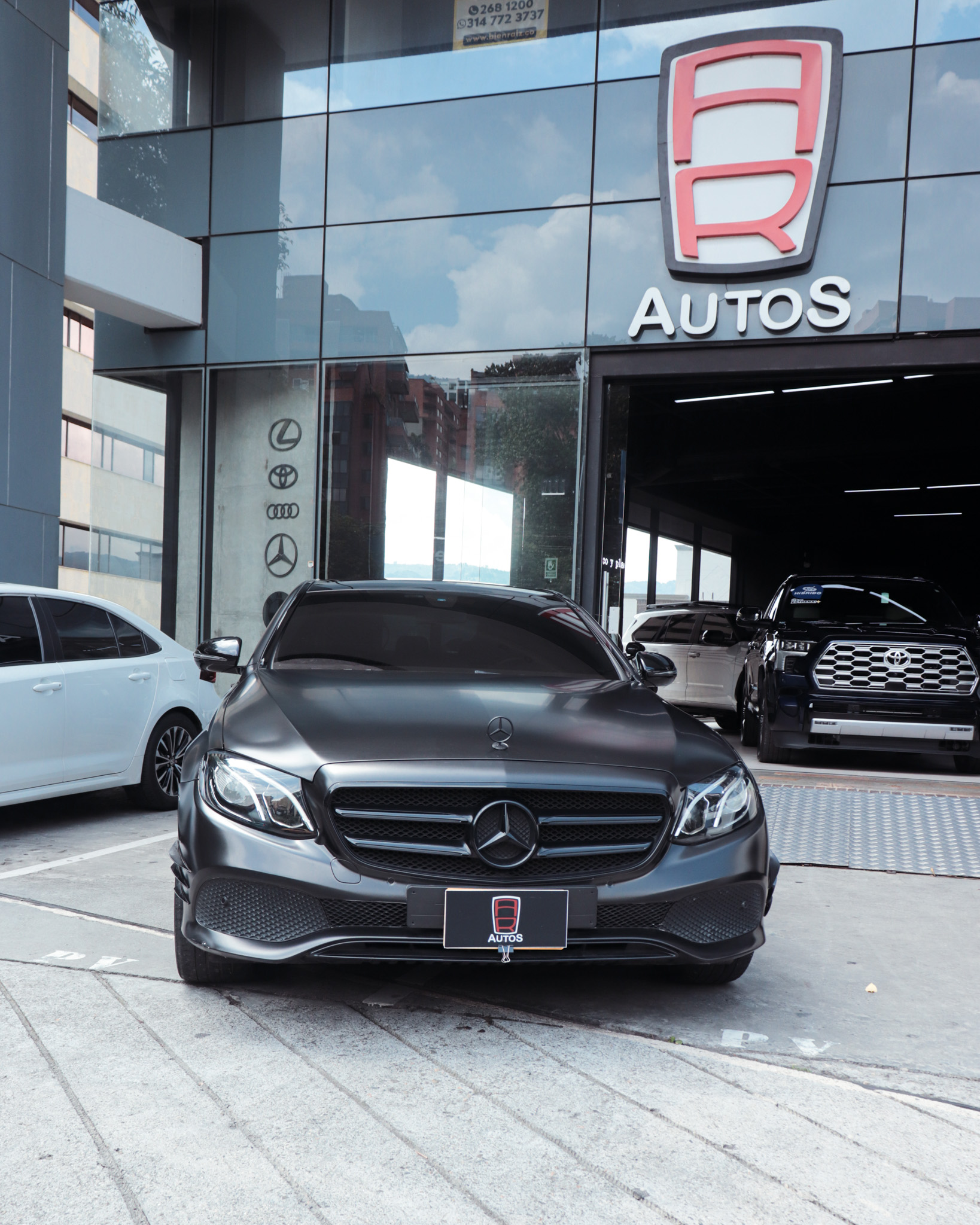MERCEDES-BENZ E200 AVANTGARDE 2017