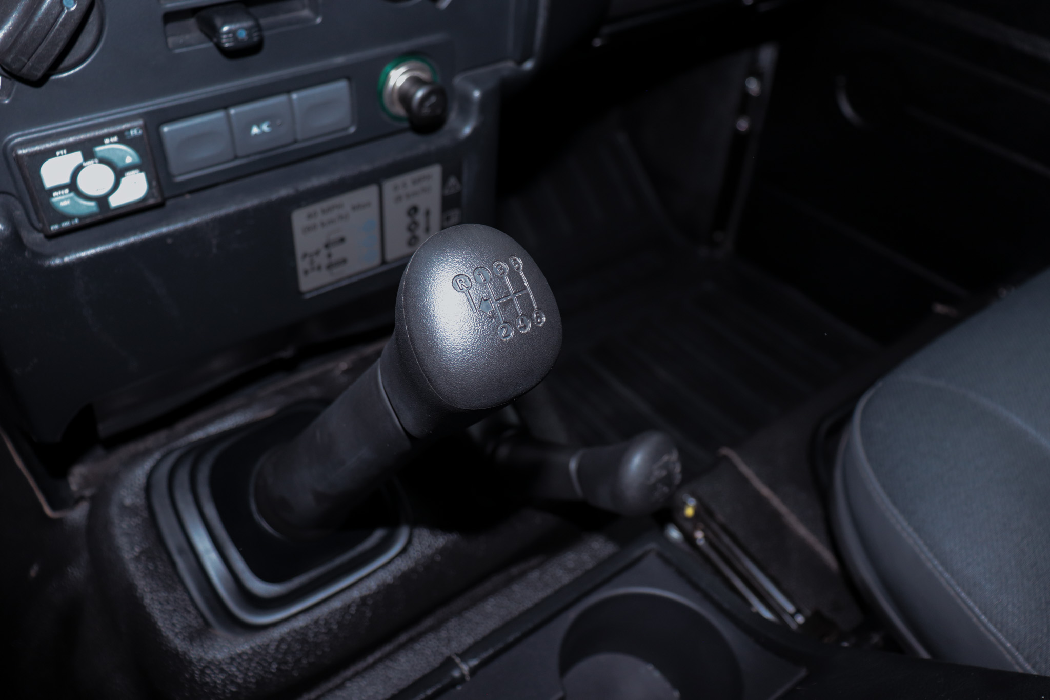LAND ROVER DEFENDER 110 S (BLINDADO) 2013