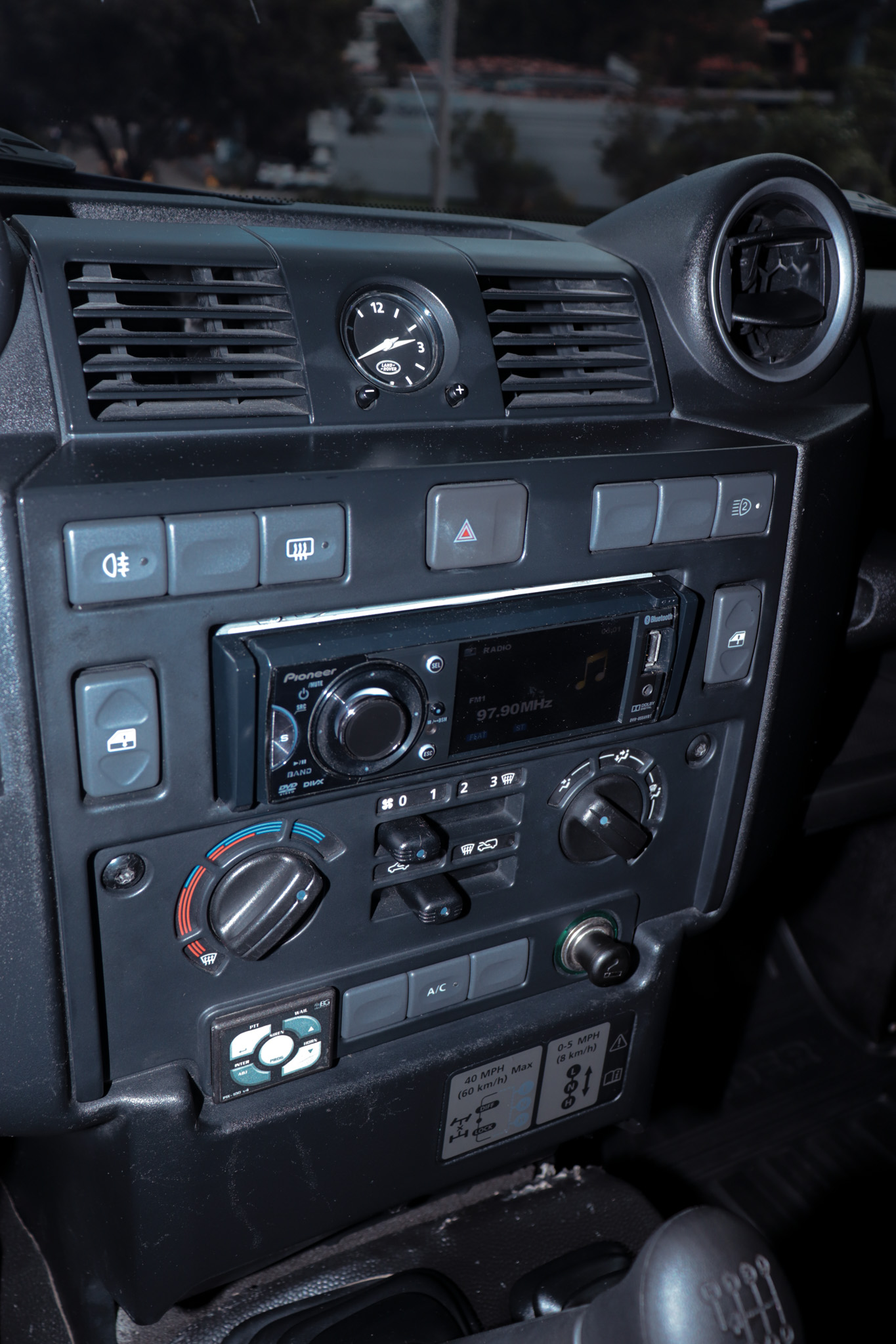 LAND ROVER DEFENDER 110 S (BLINDADO) 2013