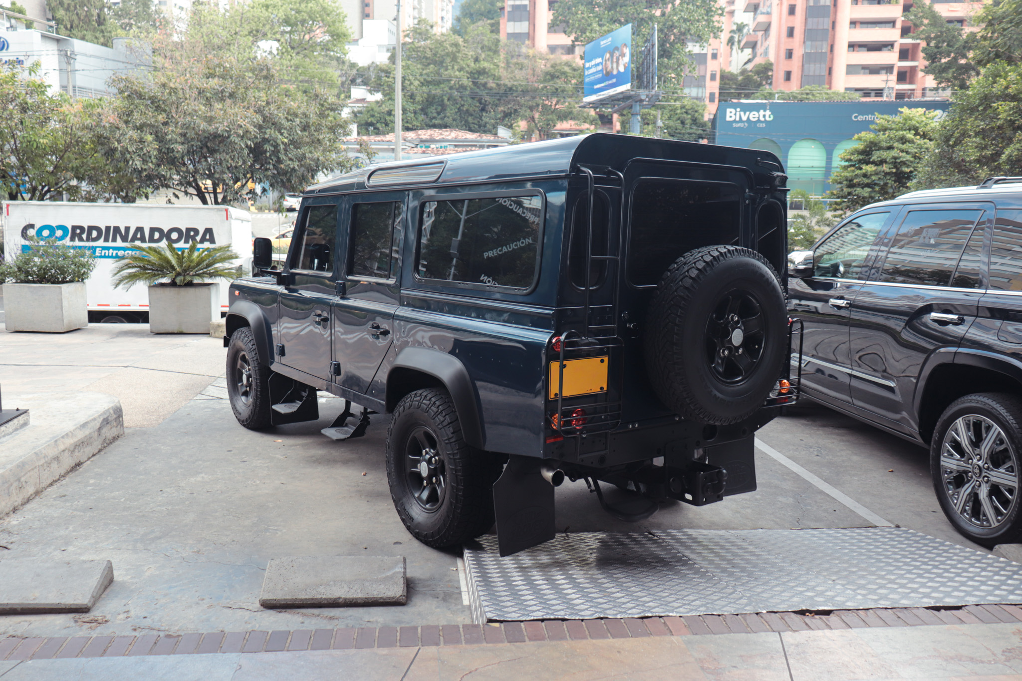 LAND ROVER DEFENDER 110 S (BLINDADO) 2013