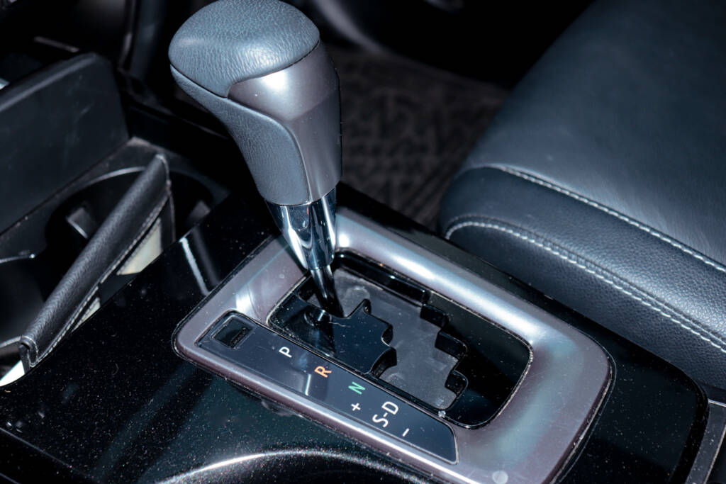 Toyota Fortuner SR 2023 ID0059 16