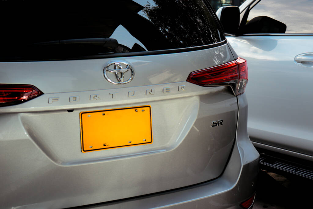 Toyota Fortuner SR 2023 ID0059 24