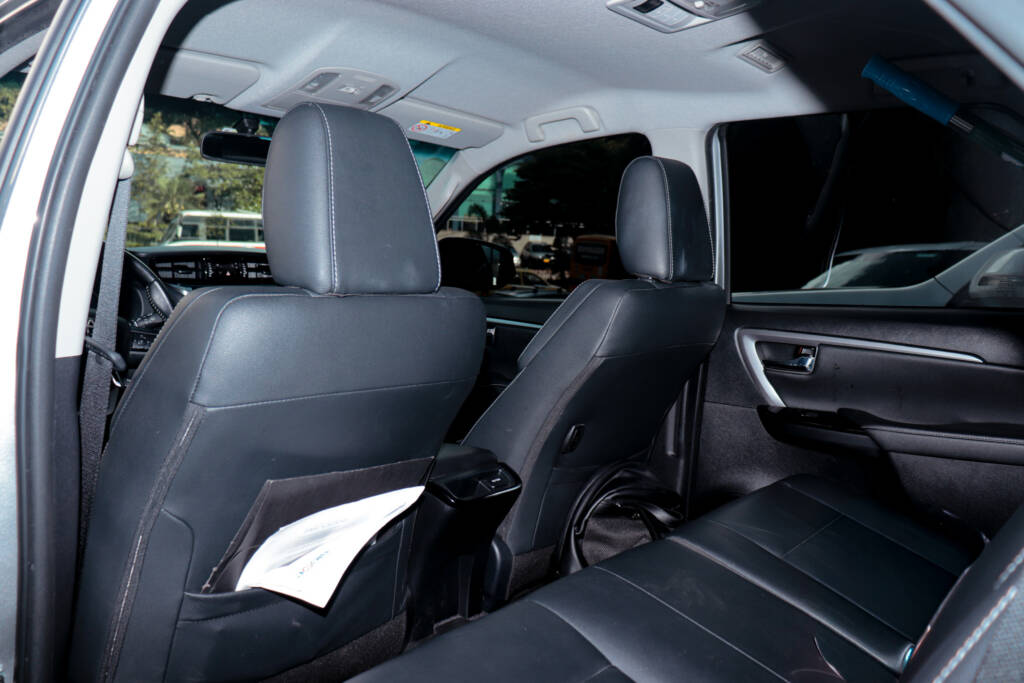 Toyota Fortuner SR 2023 ID0059 9