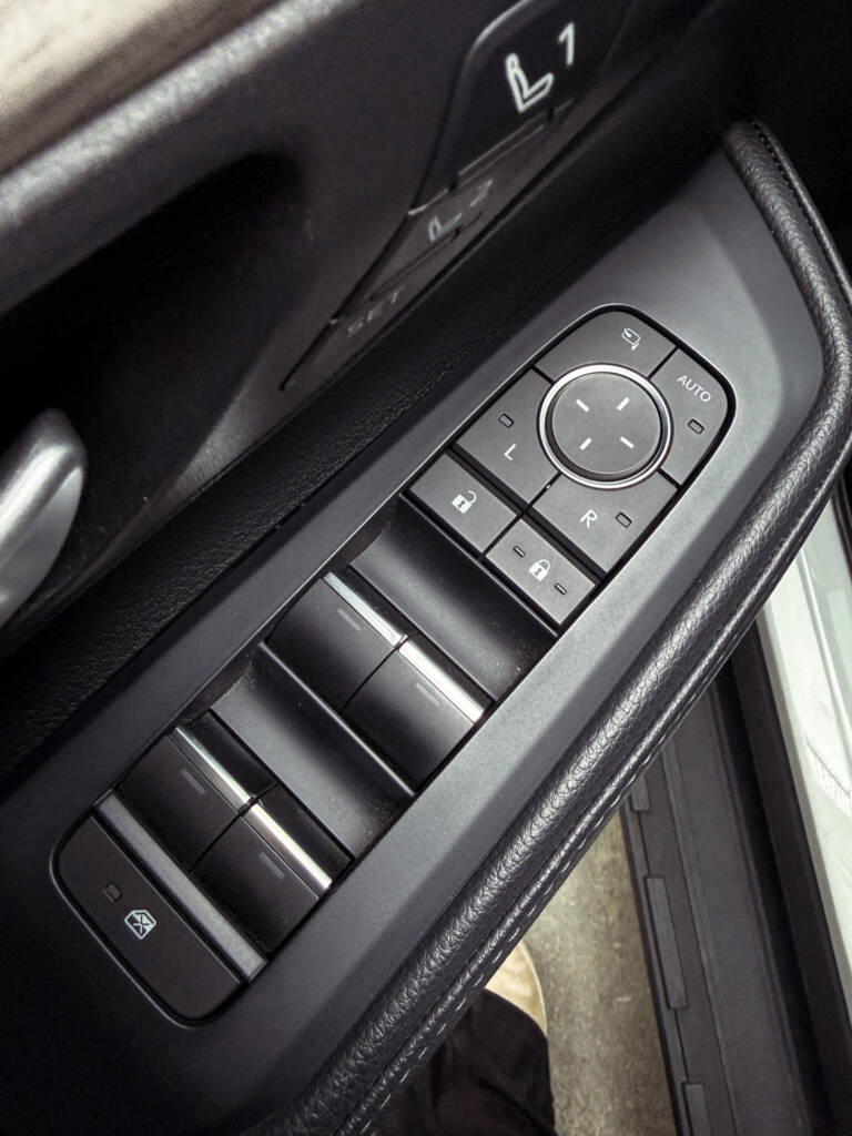 Toyota GrandHighlander Limited 2024 ID0068 10