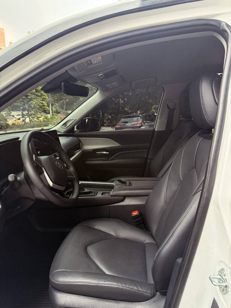 Toyota GrandHighlander Limited 2024 ID0068 12