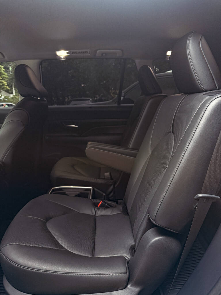 Toyota GrandHighlander Limited 2024 ID0068 13