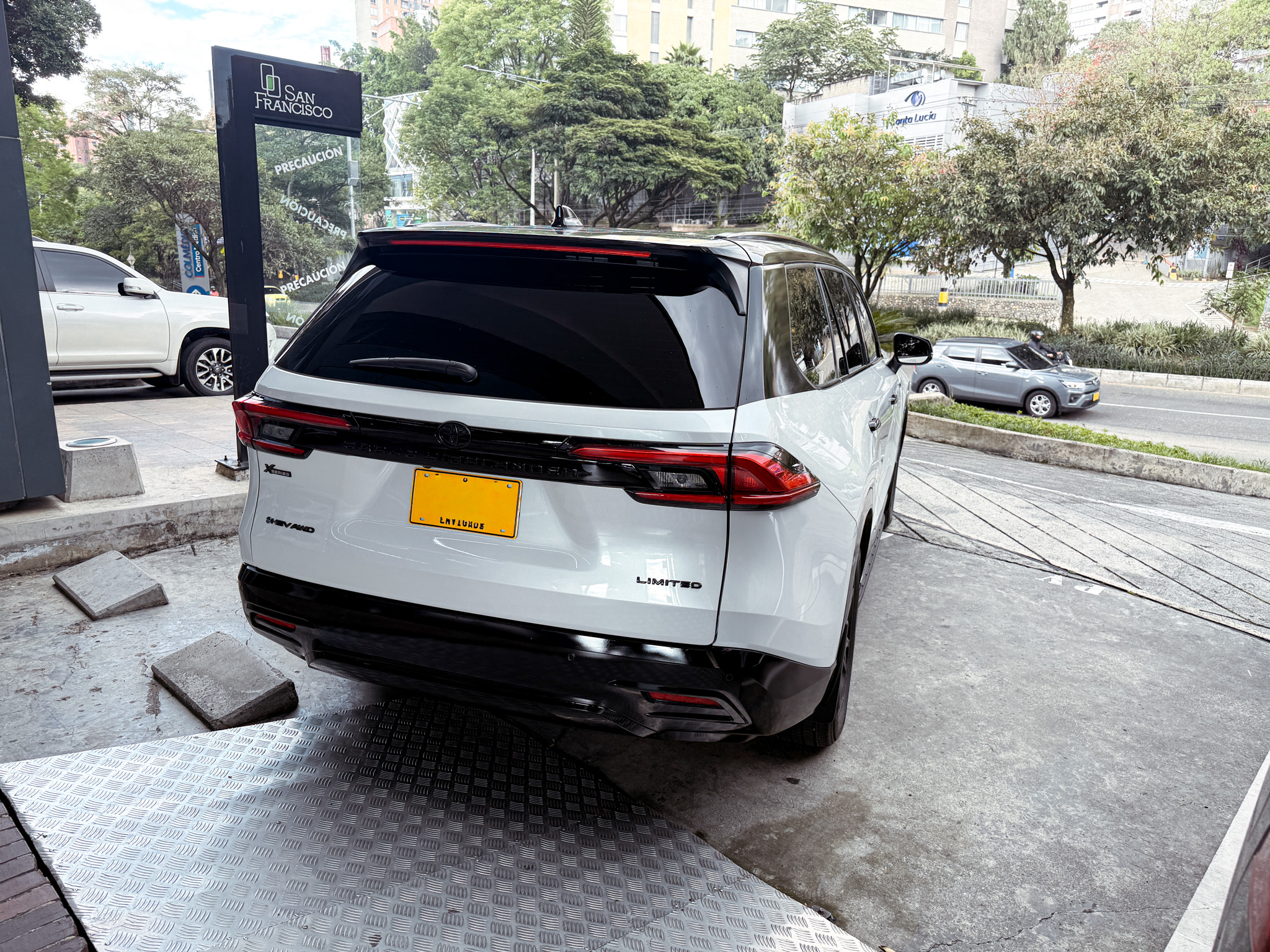 TOYOTA GRAND HIGHLANDER LIMITED 2024