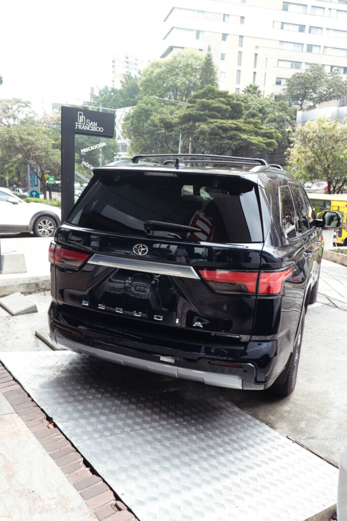 Toyota Sequoia Capstone 2025 ID0067 36