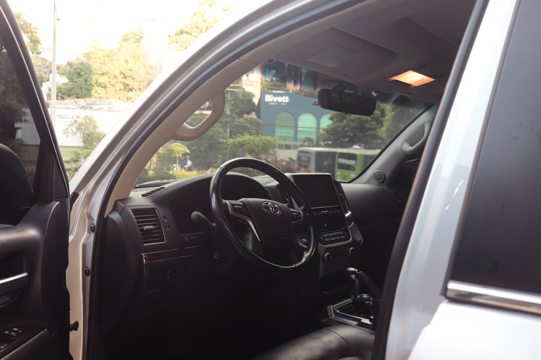 TOYOTA LAND CRUISER 200 VX 2020
