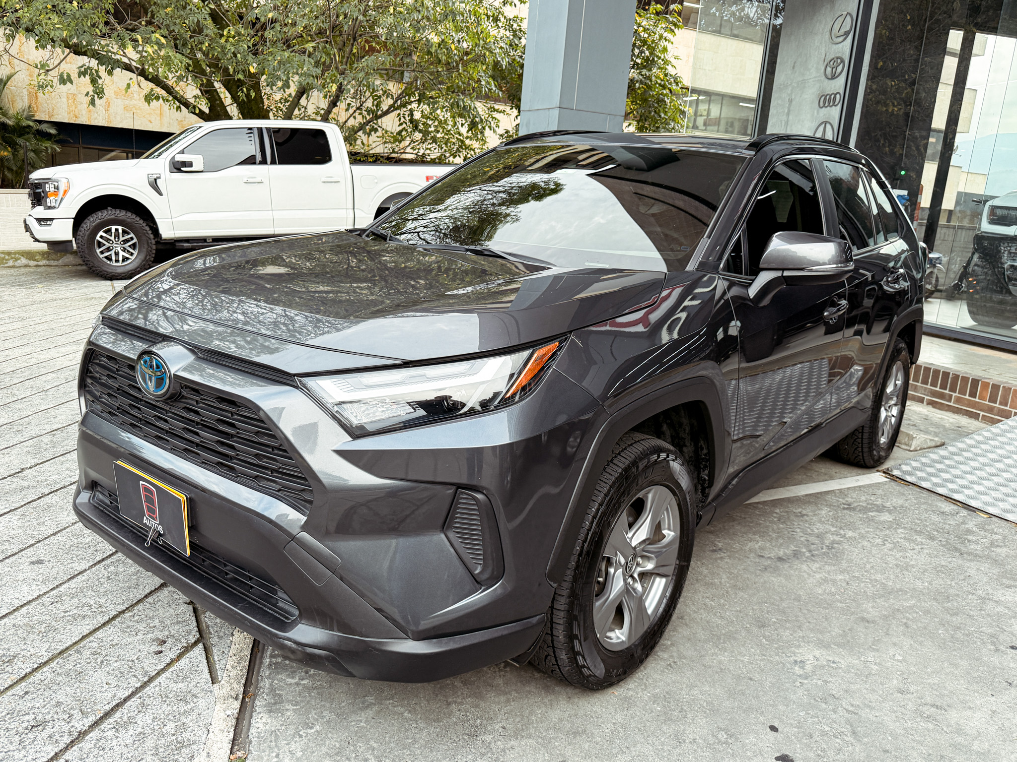 TOYOTA RAV4 XLE 2022