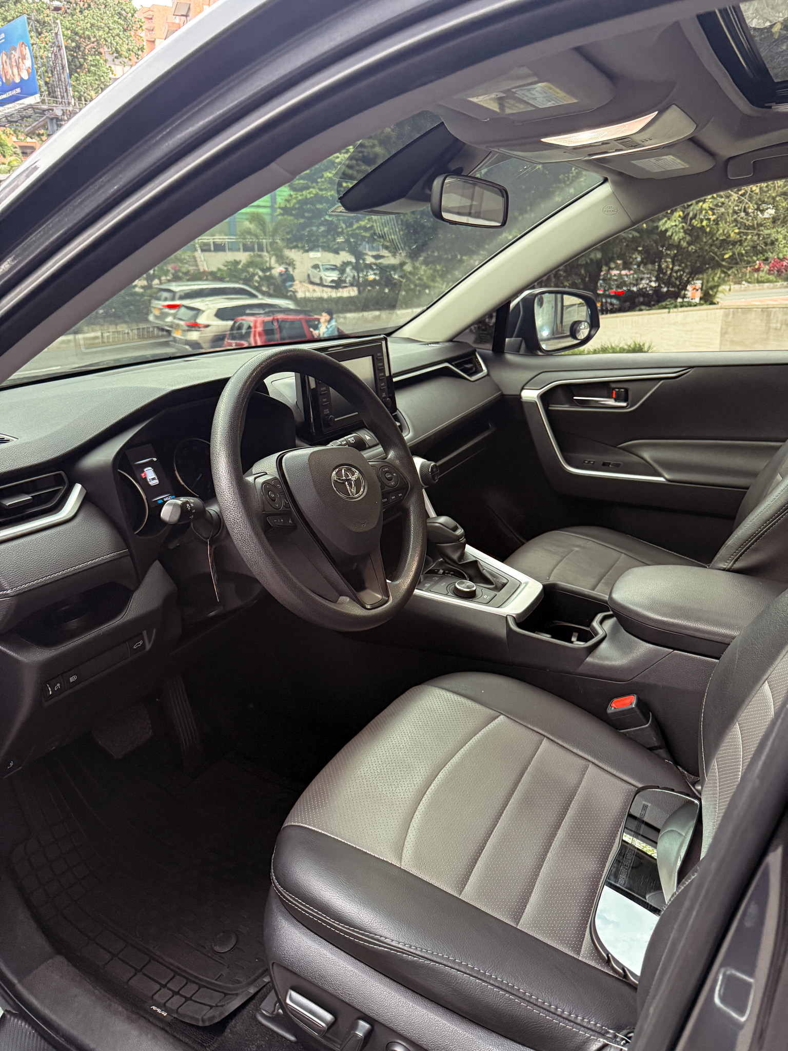 TOYOTA RAV4 XLE 2022