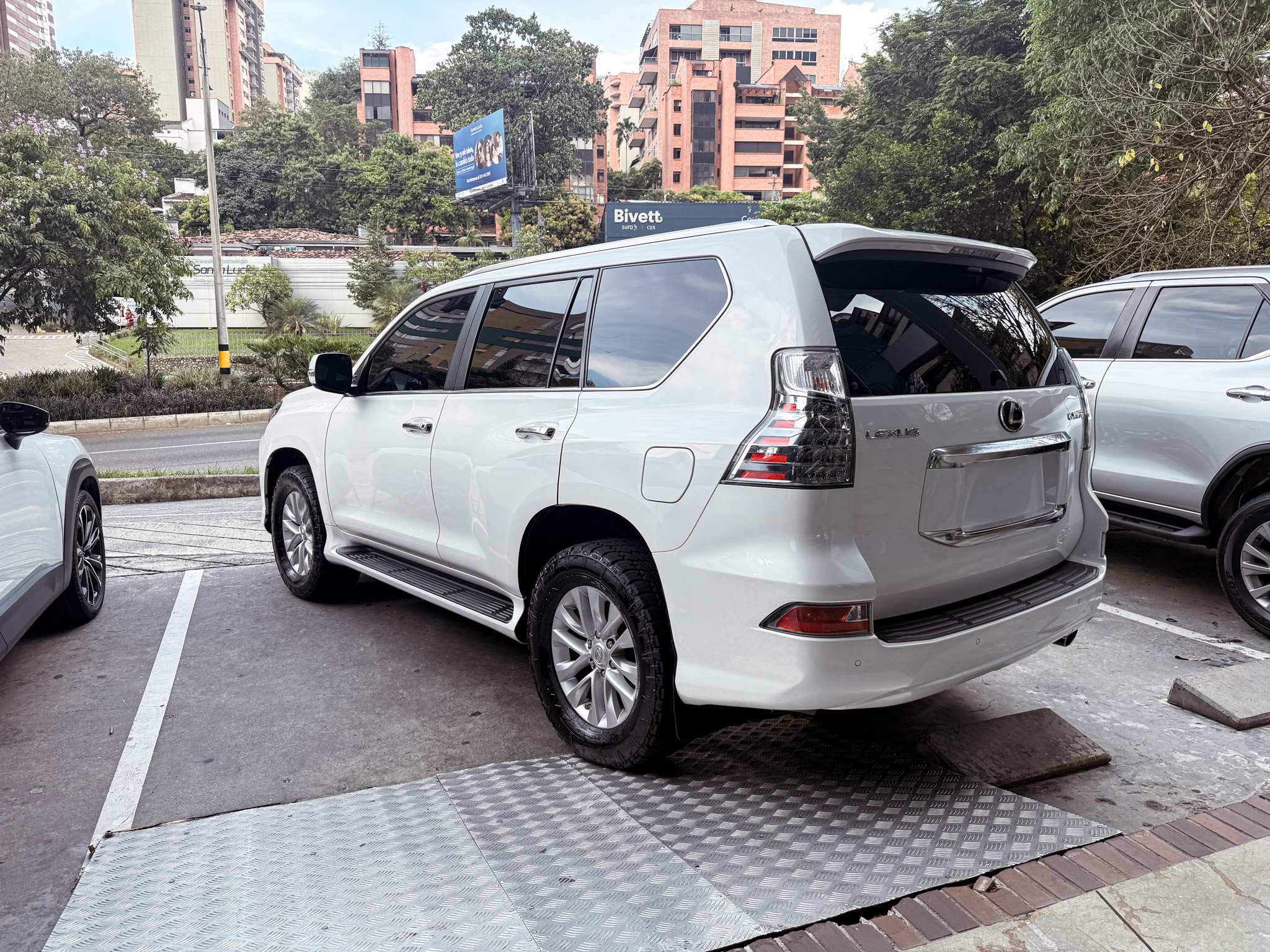 LEXUS GX460 (BLINDADO) 2022